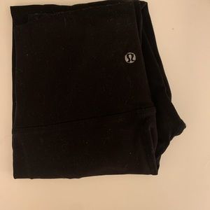 Size 2 black wonder under Lululemon cropped leggings!!